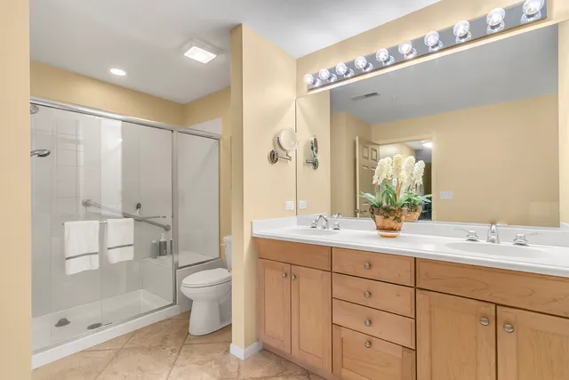 $620,000 | 950 Augusta Way, Unit 204, Highland Park, IL 60035