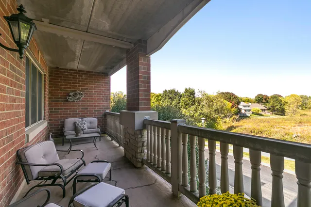 $620,000 | 950 Augusta Way, Unit 204, Highland Park, IL 60035