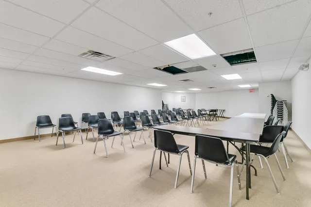 $620,000 | 950 Augusta Way, Unit 204, Highland Park, IL 60035