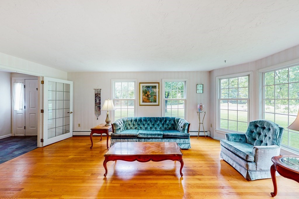 23 Oriole Road Medfield, MA 02052 - Photo 11 of 36 Gallery Image 11
