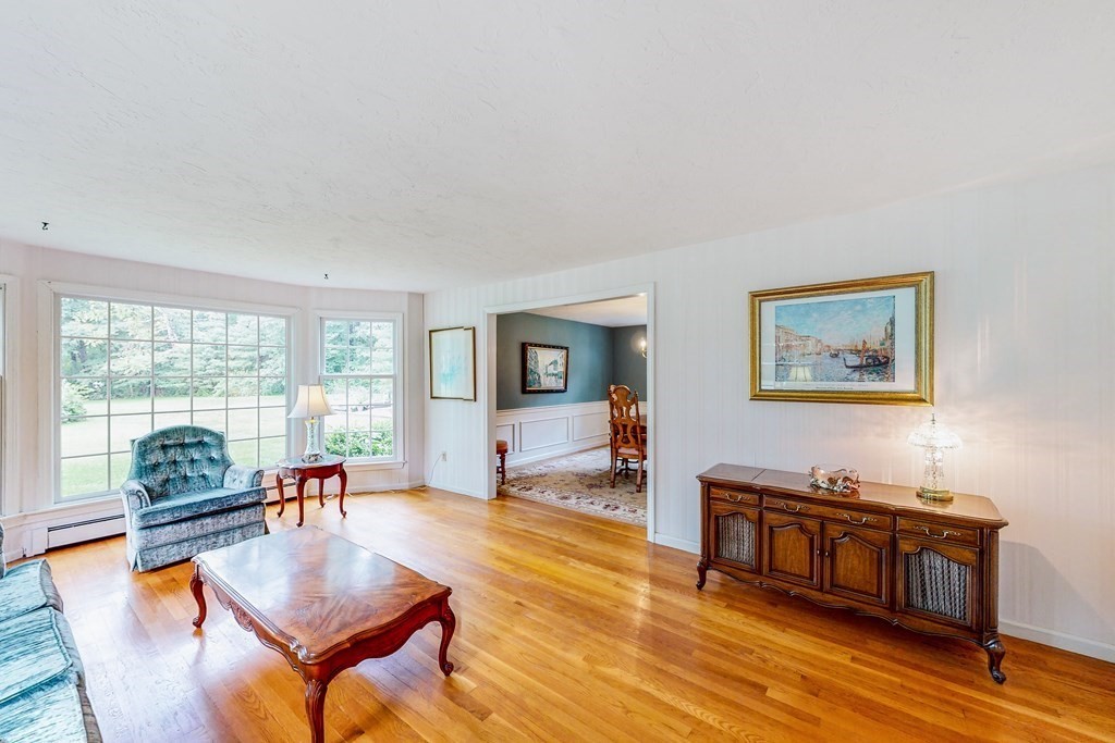 23 Oriole Road Medfield, MA 02052 - Photo 13 of 36 Gallery Image 13