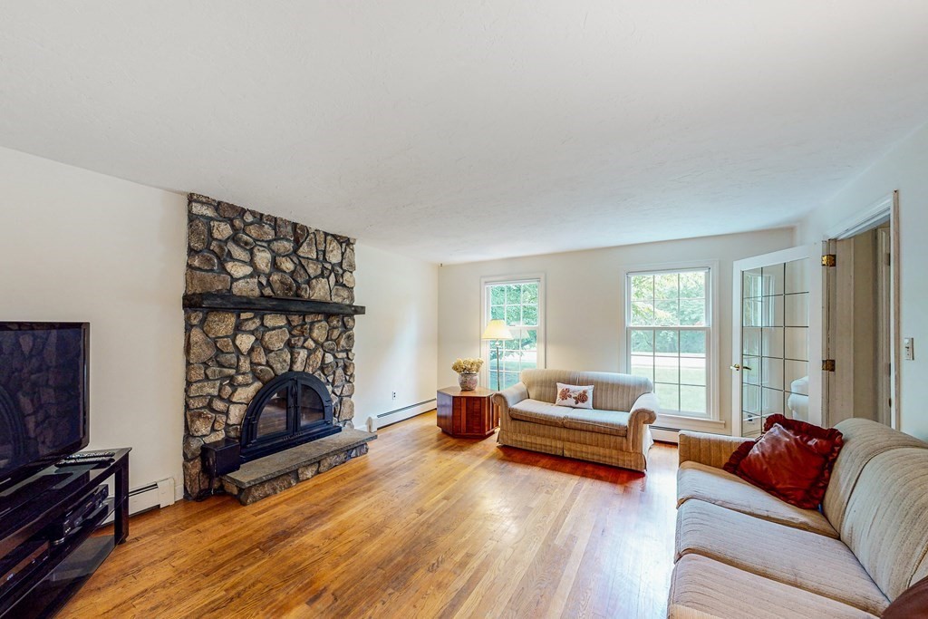 23 Oriole Road Medfield, MA 02052 - Photo 14 of 36 Gallery Image 14
