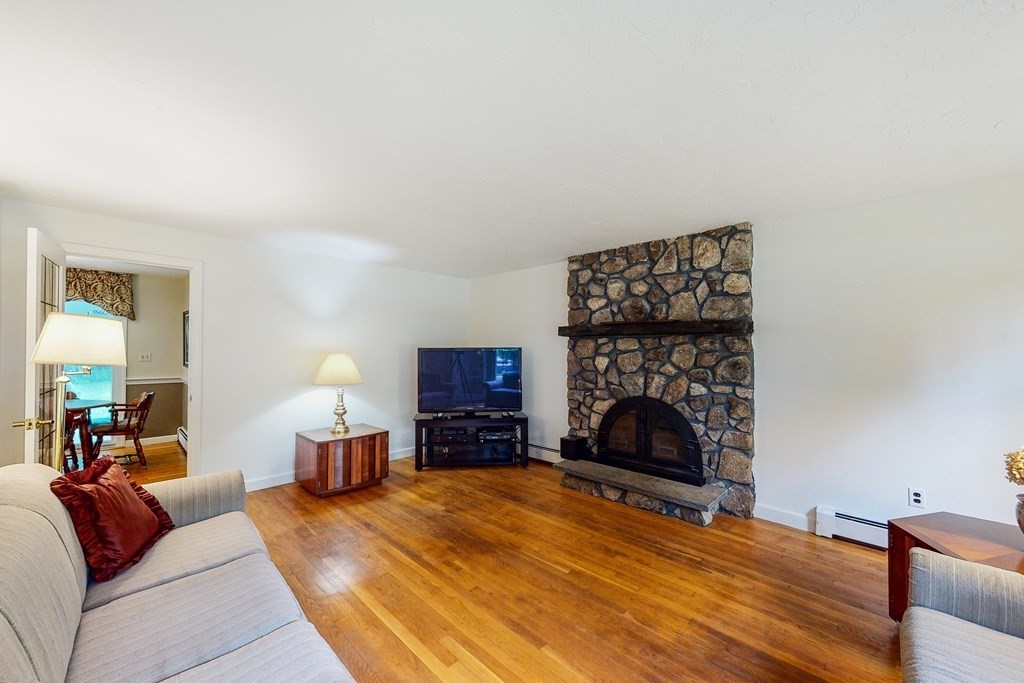 23 Oriole Road Medfield, MA 02052 - Photo 15 of 36 Gallery Image 15
