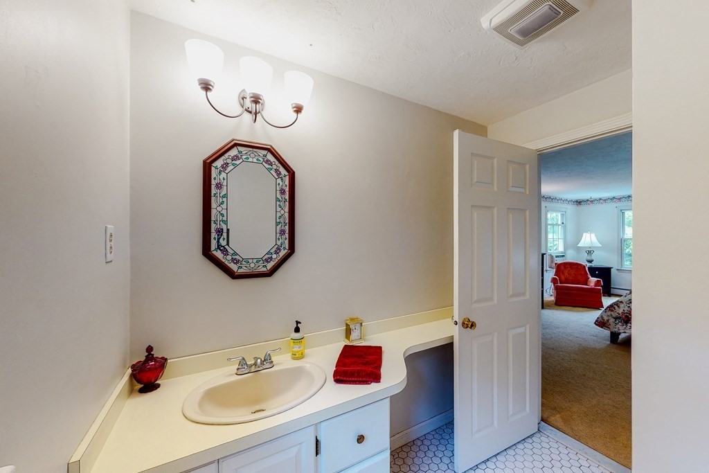 23 Oriole Road Medfield, MA 02052 - Photo 24 of 36 Gallery Image 24