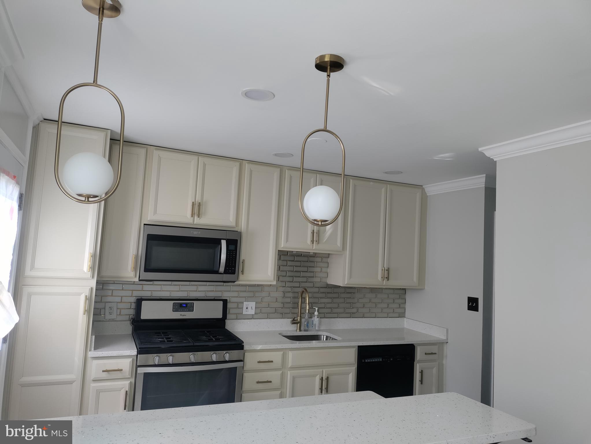 4209 Labyrinth Road Baltimore, MD 21215 - Photo 4 of 24 Kitchen