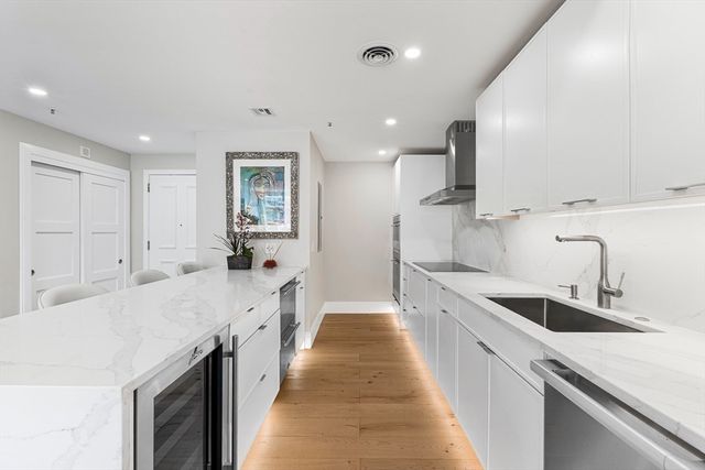 $2,550,000 | 50 Battery Street, Unit PH3, Boston, MA 02109