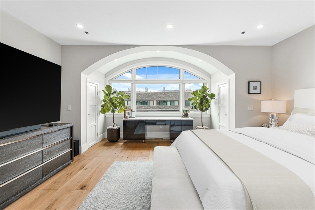 50 Battery Street, Unit PH3 Boston, MA 02109 - Photo 16 of 34