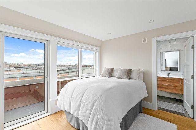 $2,550,000 | 50 Battery Street, Unit PH3, Boston, MA 02109