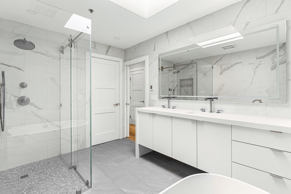 50 Battery Street, Unit PH3 Boston, MA 02109 - Photo 22 of 34