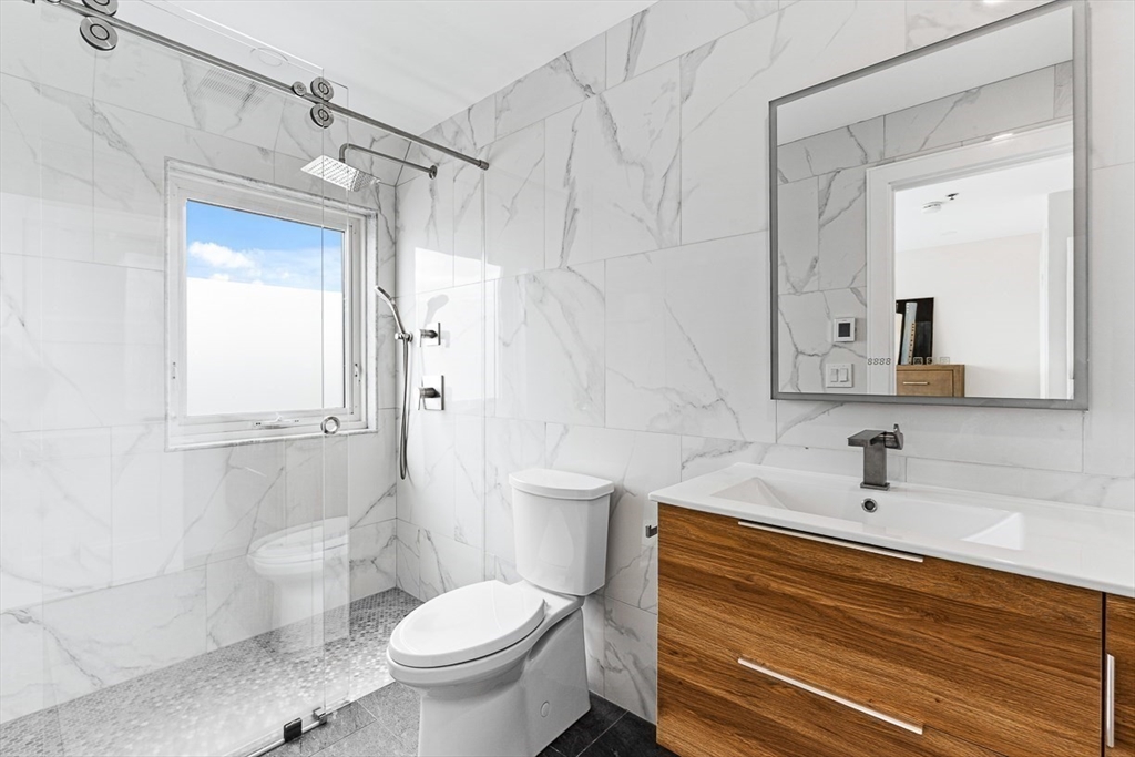 50 Battery Street, Unit PH3 Boston, MA 02109 - Photo 23 of 34