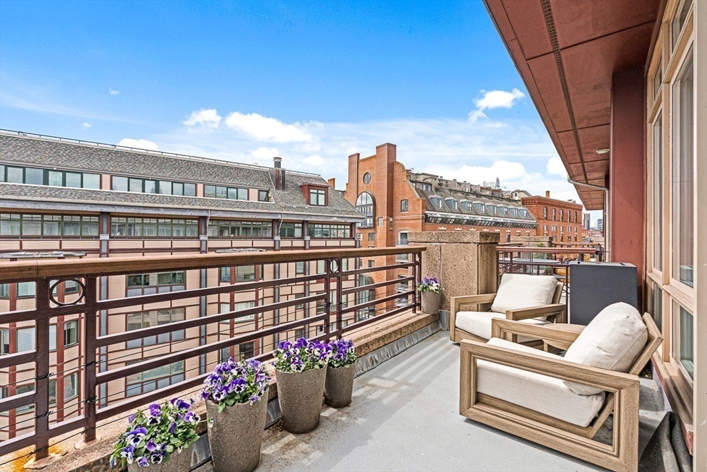 50 Battery Street, Unit PH3 Boston, MA 02109 - Photo 5 of 34