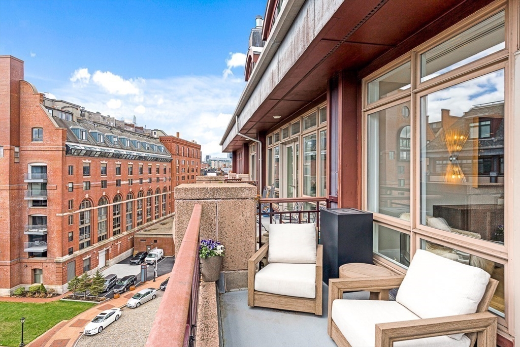 50 Battery Street, Unit PH3 Boston, MA 02109 - Photo 6 of 34