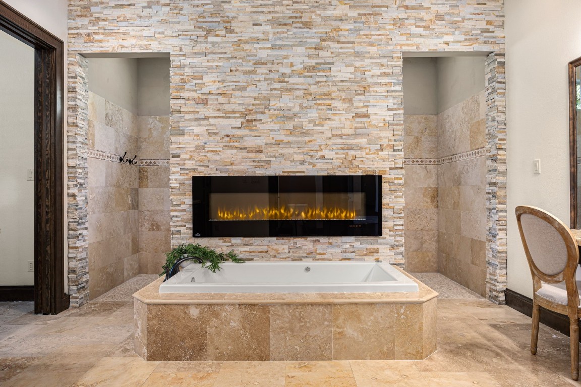27302 Keystone Bend Court Spring, TX 77386 - Photo 23 of 50 Spa like ambiance