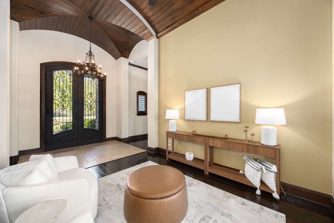 27302 Keystone Bend Court Spring, TX 77386 - Photo 3 of 50 Notice the cieling details