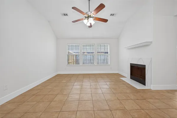 $2,150 | 18822 Yaupon Trail, Humble, TX 77346