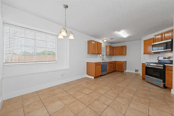 $2,150 | 18822 Yaupon Trail, Humble, TX 77346