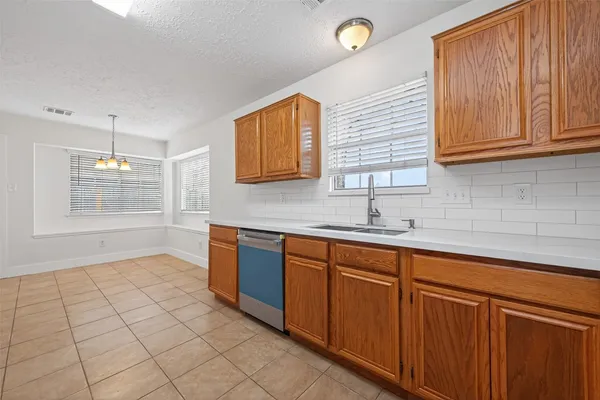 $2,150 | 18822 Yaupon Trail, Humble, TX 77346