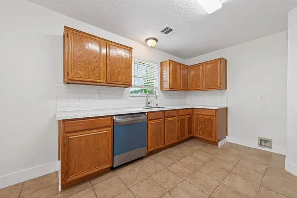 $2,150 | 18822 Yaupon Trail, Humble, TX 77346