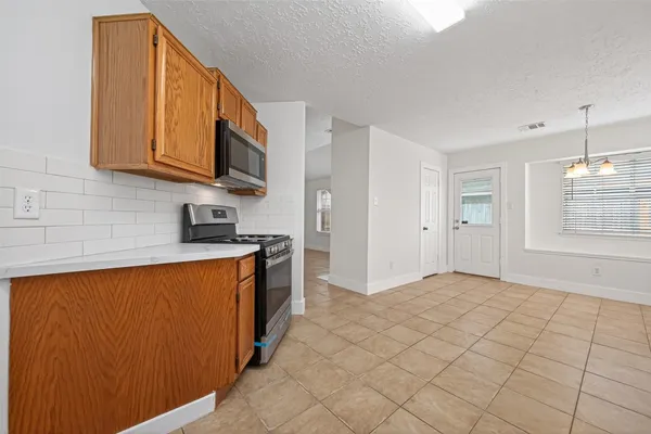 $2,150 | 18822 Yaupon Trail, Humble, TX 77346