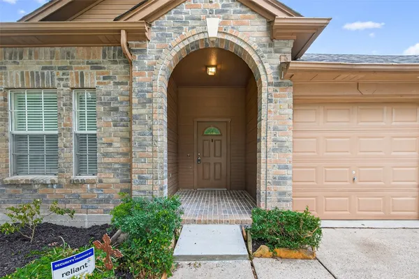 $2,150 | 18822 Yaupon Trail, Humble, TX 77346