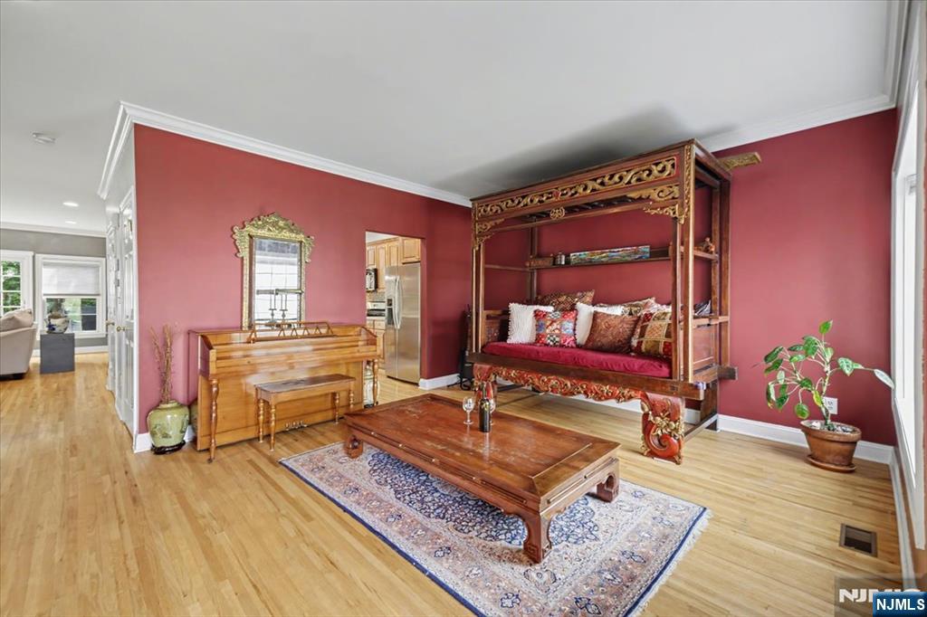 294 Spring Avenue Ridgewood, NJ 07450 - Photo 3 of 29