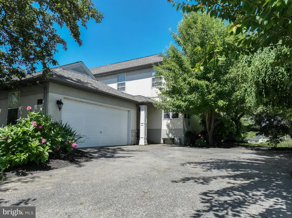 $389,900 | 3 Laurelgate Place, Millersville, PA 17551