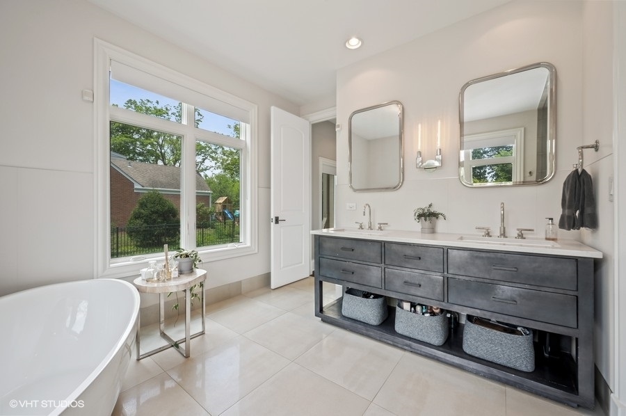 2073 Winnetka Road Northfield, IL 60093 - Photo 13 of 35