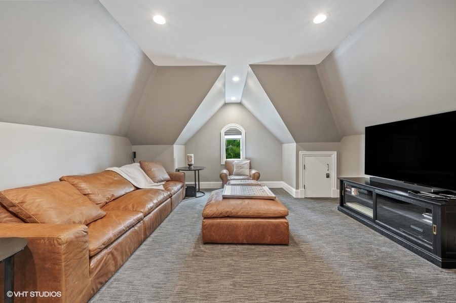 2073 Winnetka Road Northfield, IL 60093 - Photo 15 of 35