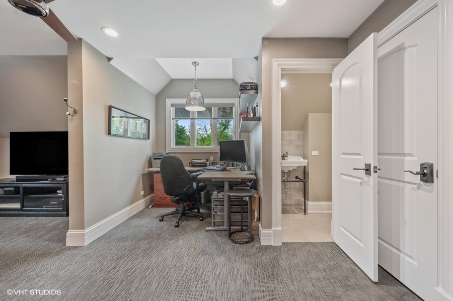 2073 Winnetka Road Northfield, IL 60093 - Photo 16 of 35