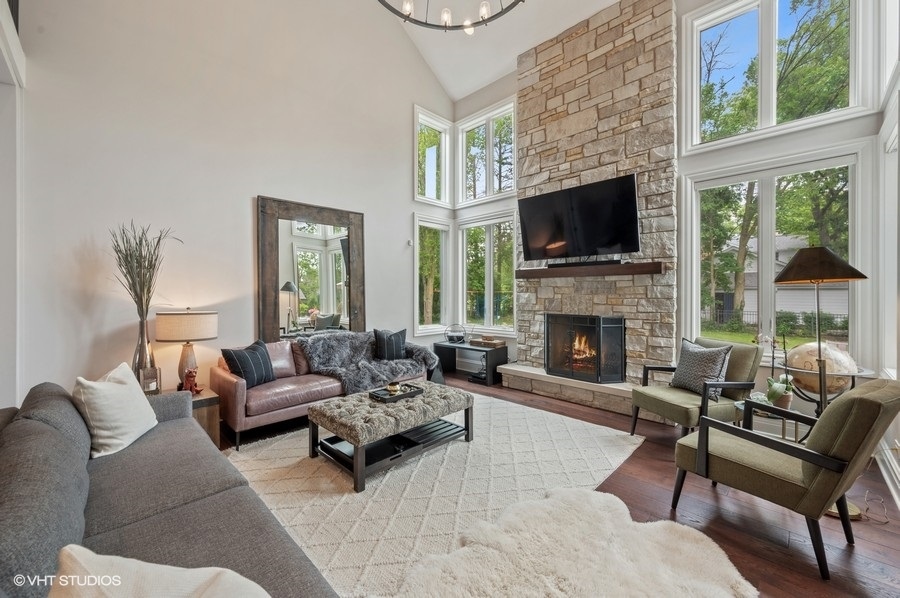 2073 Winnetka Road Northfield, IL 60093 - Photo 3 of 35