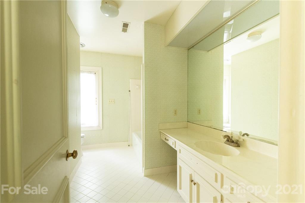 4903 Hardison Road Charlotte, NC 28226 - Photo 13 of 48 Gallery Image 13