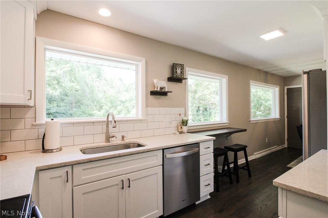 4282 Springdale Road Uniontown, OH 44685 - Photo 8 of 23 Gallery Image 8
