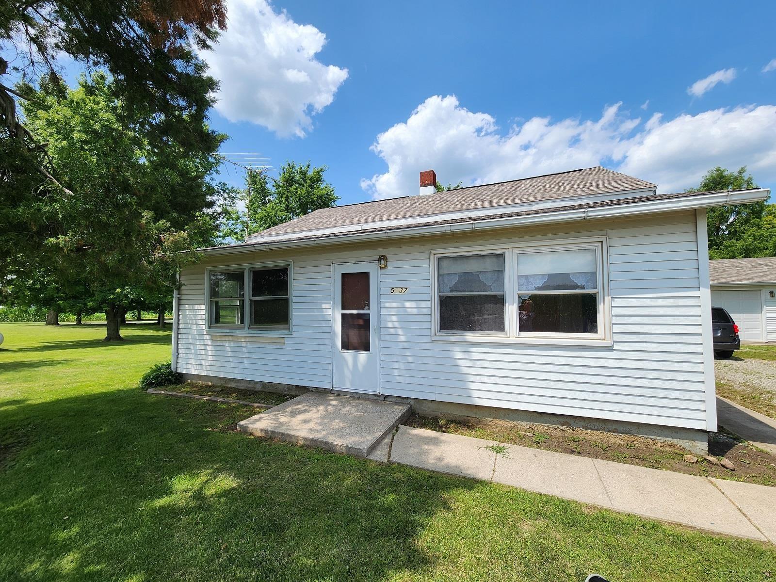5937 East Old Trail Road Columbia City, IN 46725 - Photo 2 of 24