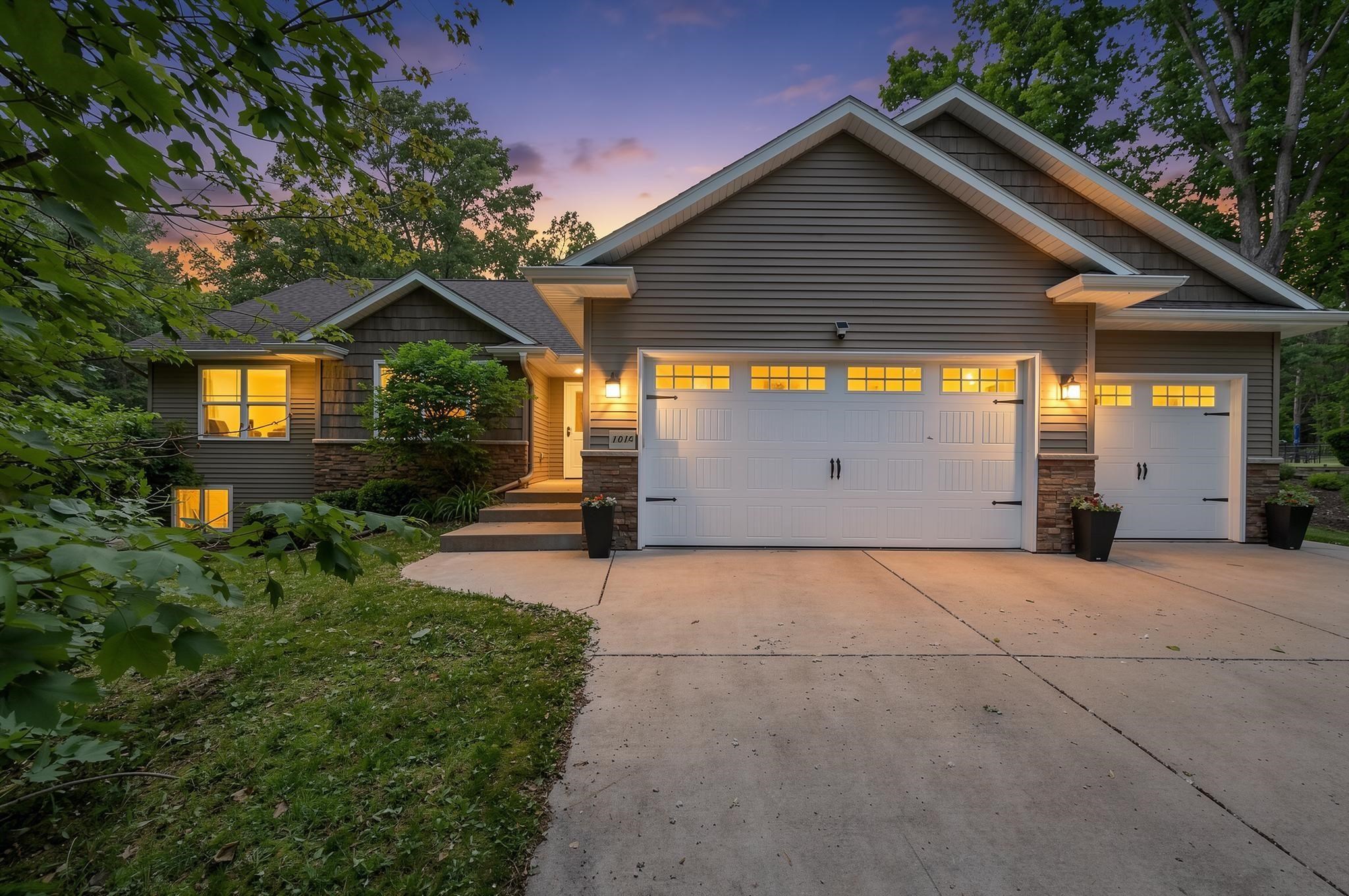 1014 Lacount Road Green Bay, WI 54313 - Photo 4 of 72