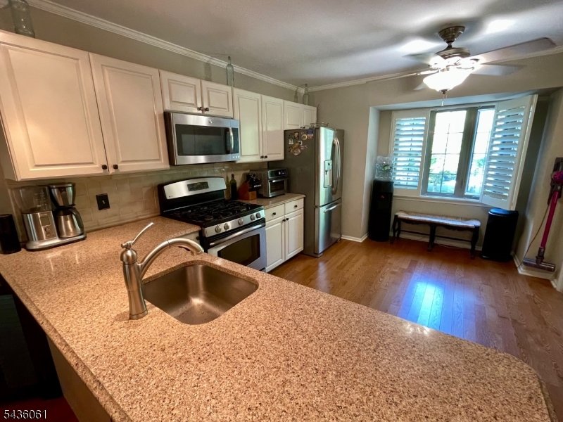 7 Daisey Road Berkeley Heights, NJ 07922 - Photo 3 of 14