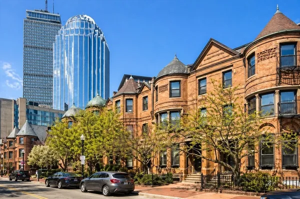 $4,300 | 245 West Newton Street, Unit 2, Boston, MA 02116