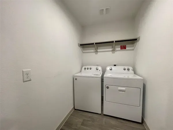 $2,400 | 8107 Sugar Cane Lane, Rosharon, TX 77583