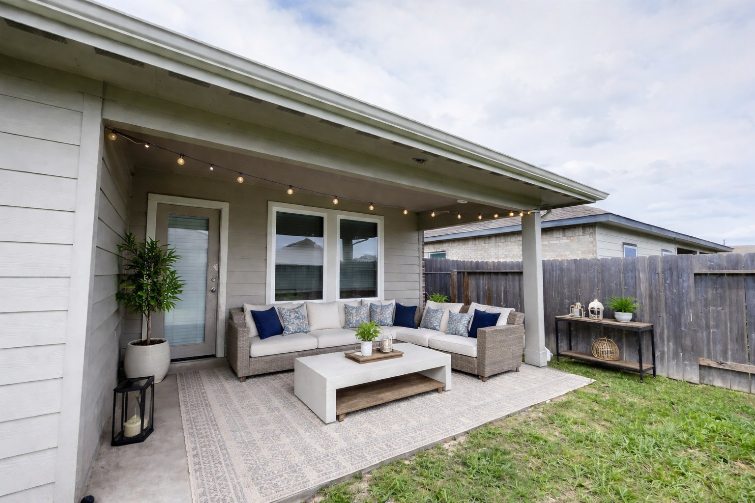 8107 Sugar Cane Lane Rosharon, TX 77583 - Photo 16 of 17 Staged patio