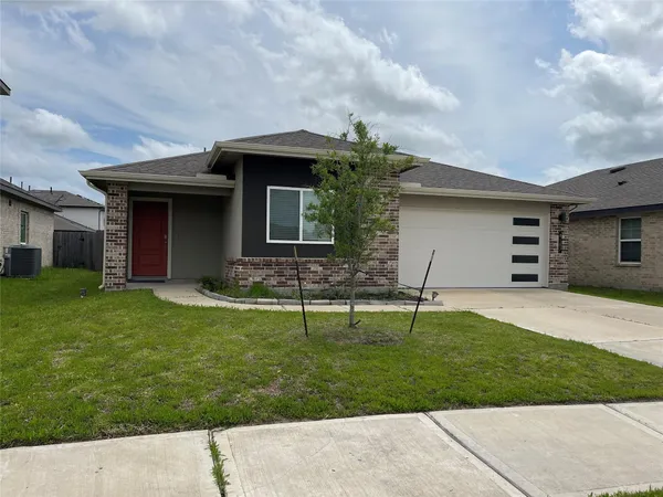 $2,400 | 8107 Sugar Cane Lane, Rosharon, TX 77583