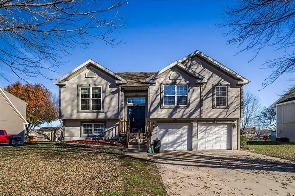 $285,000 | 1104 Timberline Drive, Cameron, MO 64429