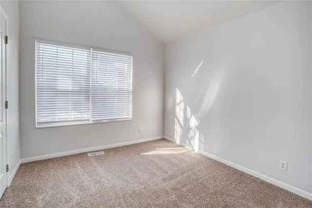 $285,000 | 1104 Timberline Drive, Cameron, MO 64429