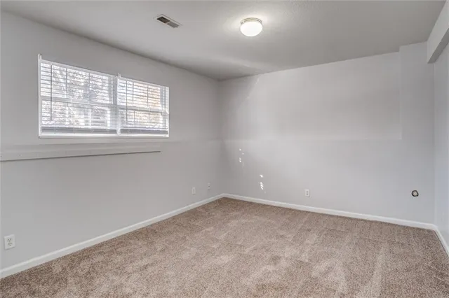 $285,000 | 1104 Timberline Drive, Cameron, MO 64429