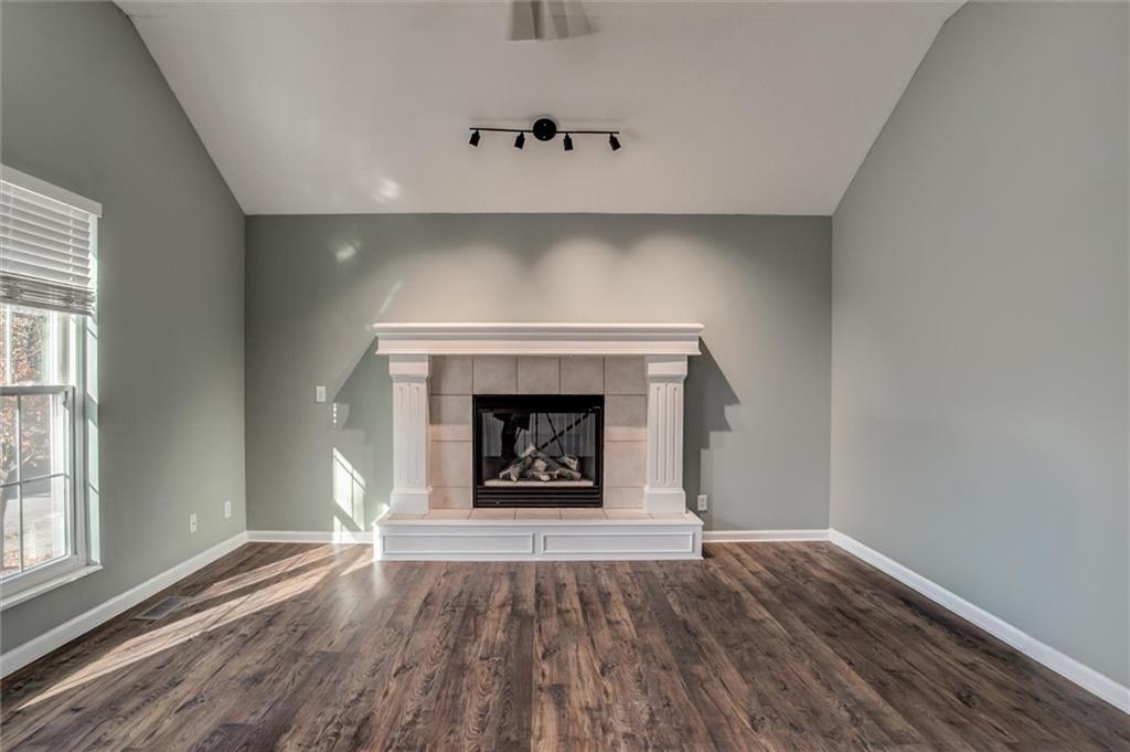 1104 Timberline Drive Cameron, MO 64429 - Photo 2 of 25