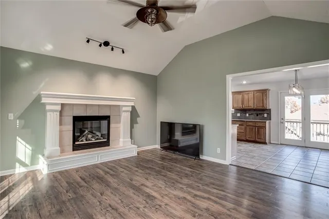 $285,000 | 1104 Timberline Drive, Cameron, MO 64429