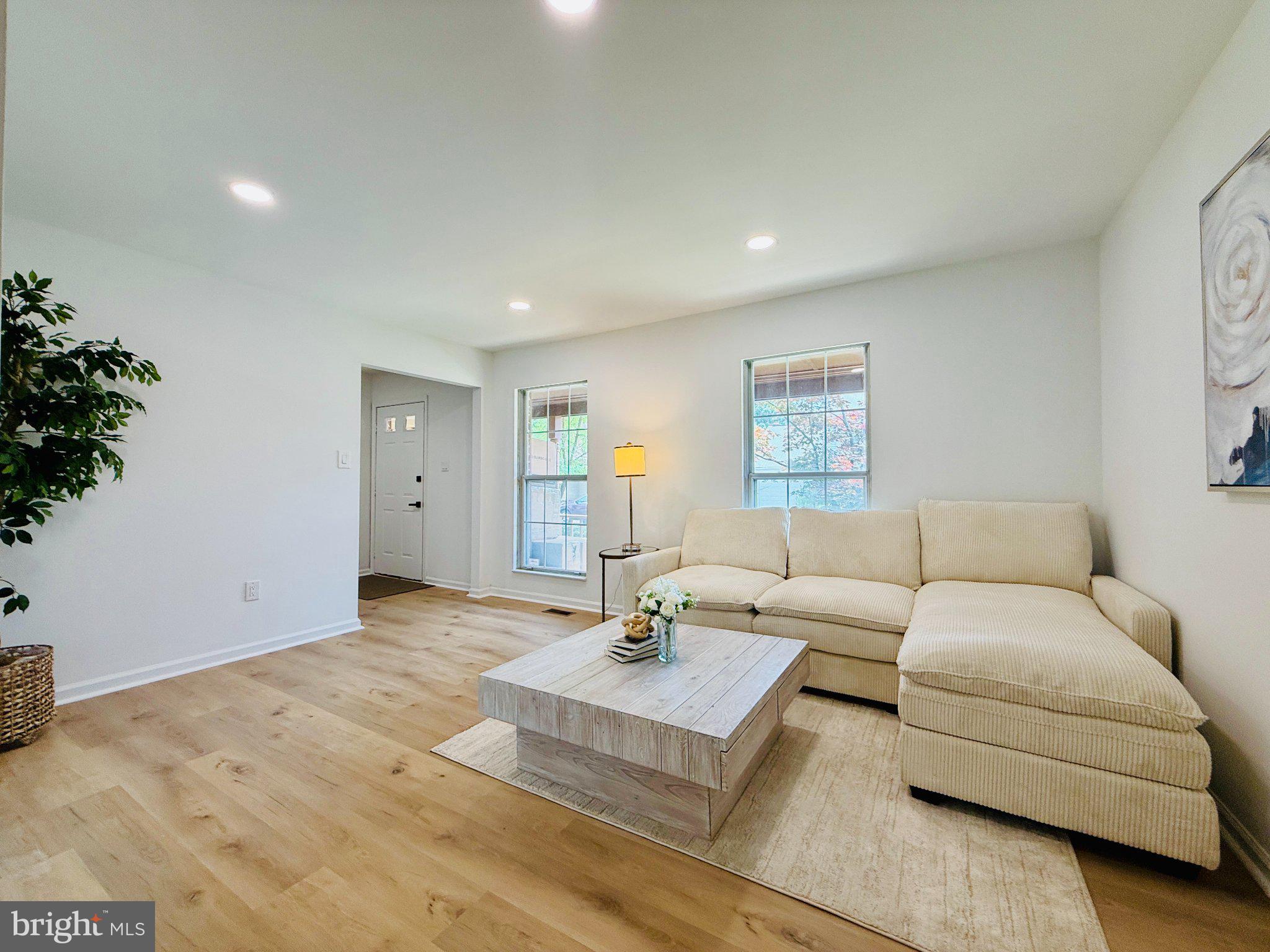 815 Whitehall Street Silver Spring, MD 20901 - Photo 6 of 39 Bright and inviting living space.