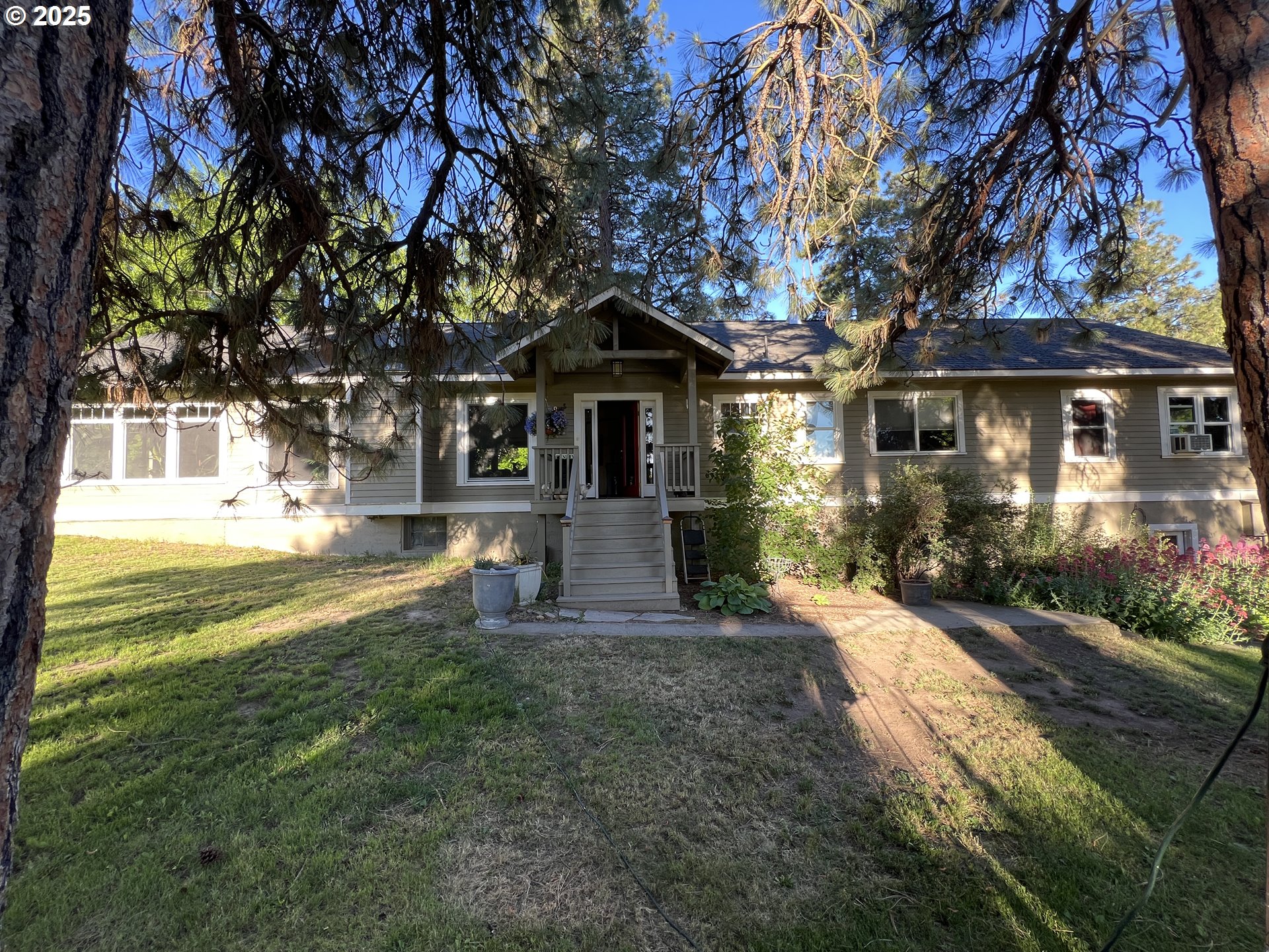 5450 Mill Creek Road The Dalles, OR 97058 - Photo 1 of 44