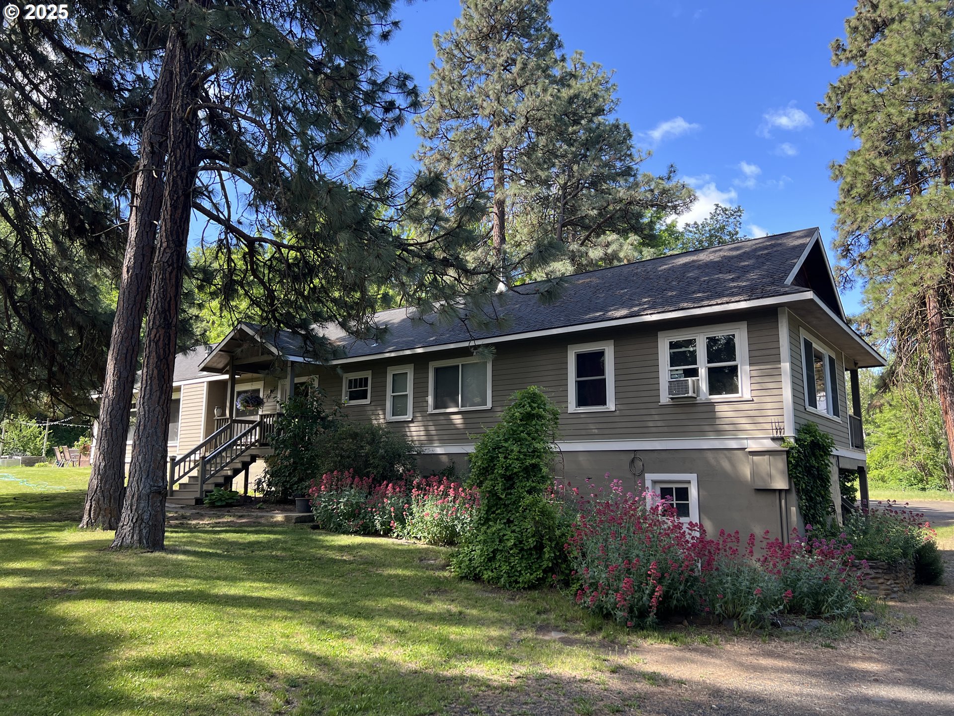 5450 Mill Creek Road The Dalles, OR 97058 - Photo 2 of 44