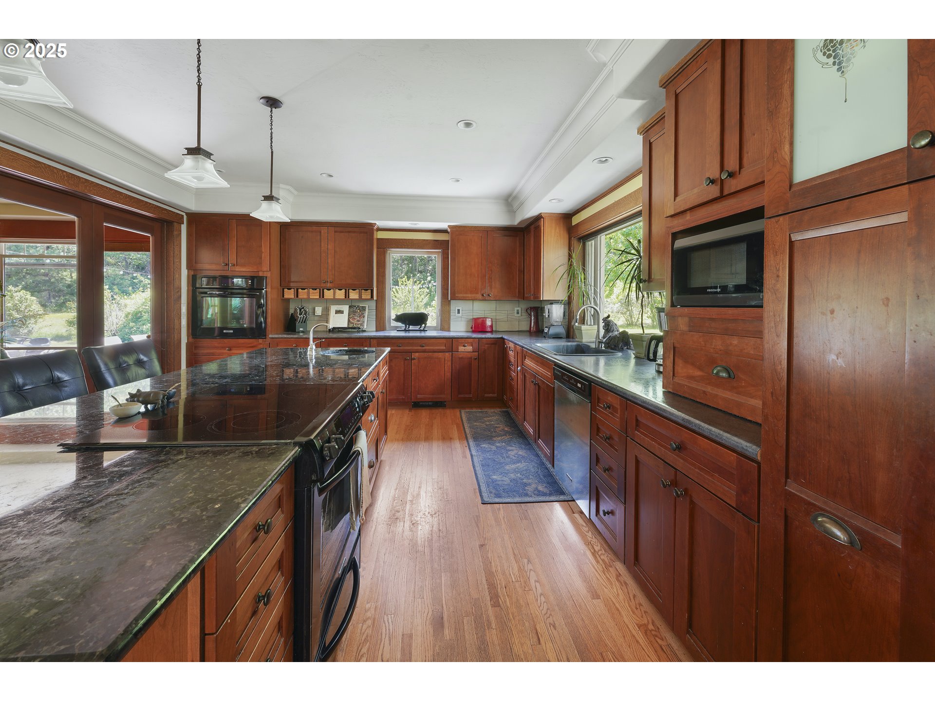 5450 Mill Creek Road The Dalles, OR 97058 - Photo 4 of 44