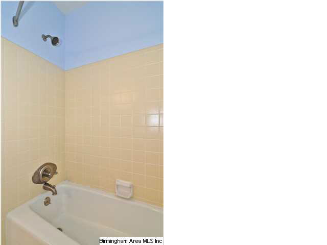 1912 River Woods Road Birmingham, AL 35244 - Photo 19 of 32