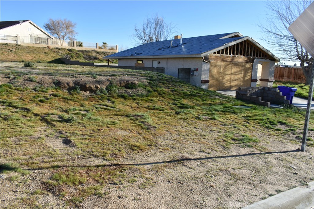 14874 Autumn Lane Helendale, CA 92342 - Photo 16 of 23